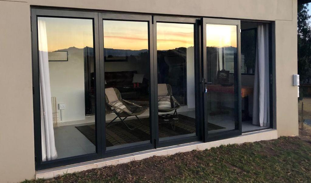 Sunset View Self Catering Cottage Underberg Exteriör bild
